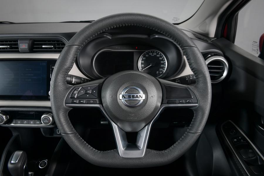 Панель приборов Nissan Almera 2019 года  (TH) (фото 4 из 10)